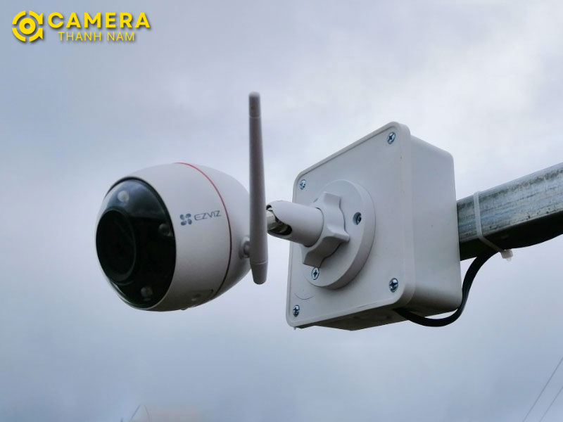 vi-sao-nen-su-dung-hop-nhua-camera-ngoai-troi-camerathanhnam